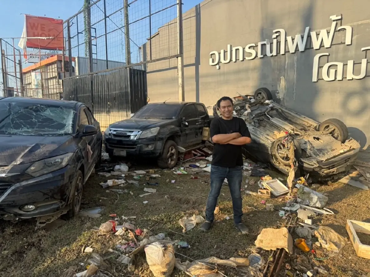 "ใหญ่V10" อาสาซ่อมรถเหตุน้ำท่วมหาดใหญ่ ค่าแรงไม่คิดว่าจะใจป้ำ