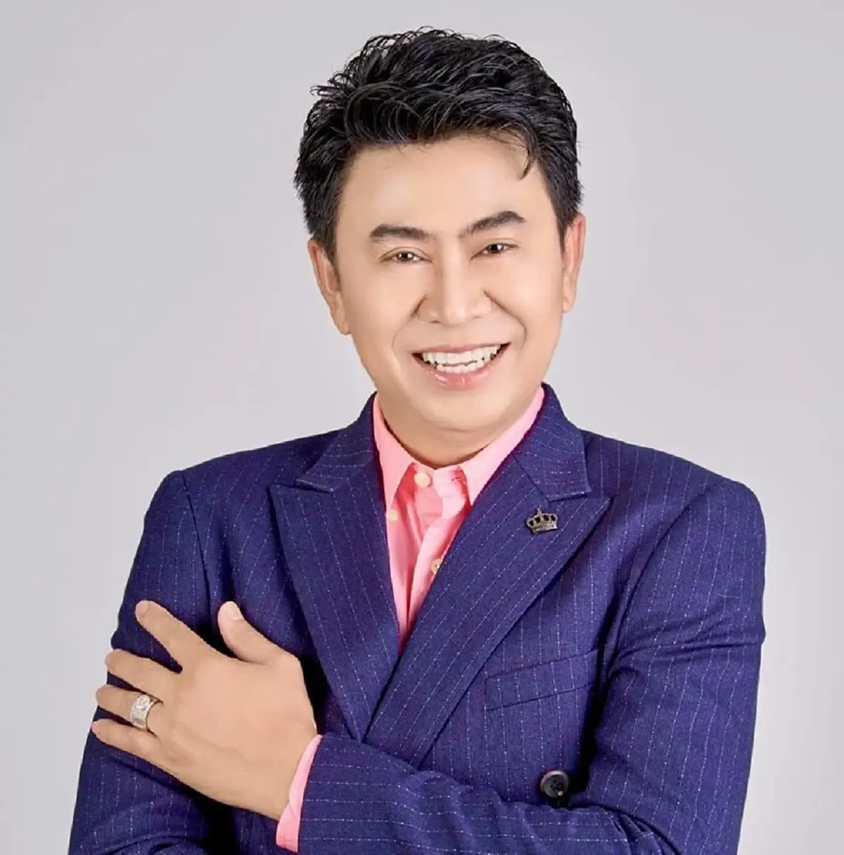 พ่อเอ๊ะ แสดงให้ฟรี หากกลาโหม จัดงานปูนบำเหน็จประดับยศให้ทหารกล้า