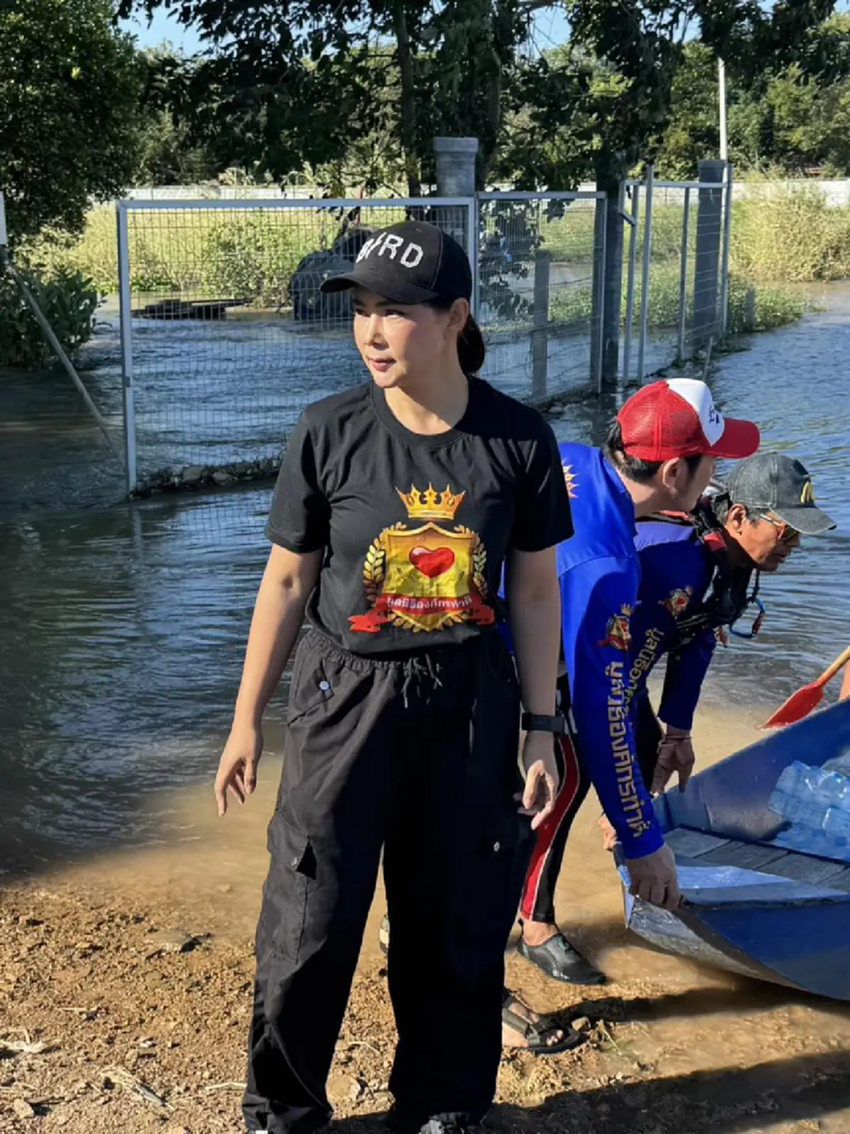 บุ๋ม ปนัดดา ซัดเดือดแทนกู้ภัย กับสิ่งที่ต้องมาเจอ ใจคอทำด้วยอะไร