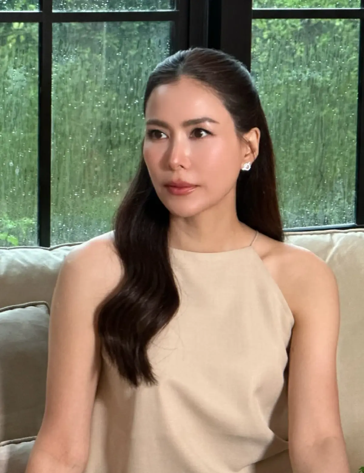 นางเอกรักษ์โลก “เชอรี่ เข็มอัปสร” ส่งกำลังใจพี่น้องชาวใต้ 