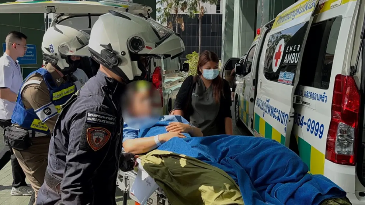 ตำรวจจราจรเปิดทางด่วน นำทหารแนวหน้า บาดเจ็บส่ง รพ.พระมงกุฏเกล้า