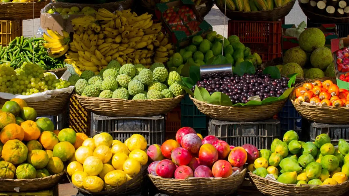 กินผลไม้ก่อนหรือหลังอาหาร? 5 ข้อเท็จจริงที่คุณควรรู้