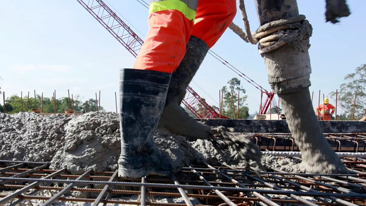 แรงงานกัมพูชาสะดุด รัฐชะลอใบอนุญาตชั่วคราว ยกระดับความมั่นคง