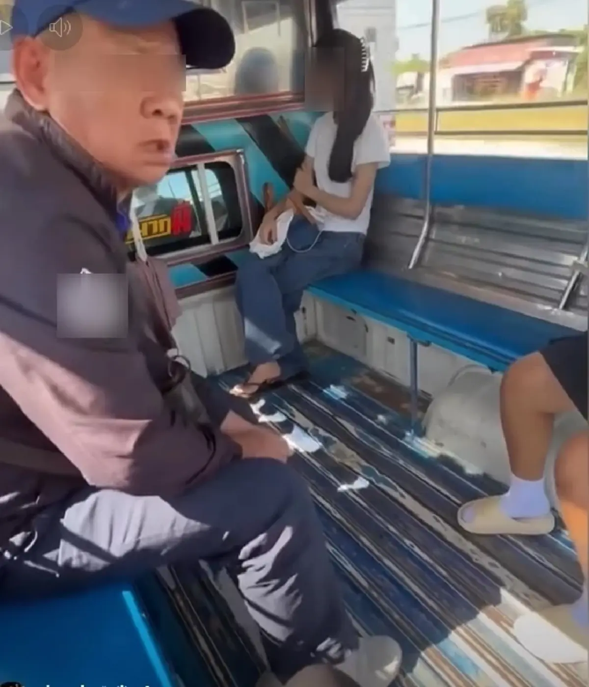 เตือนภัย พฤติกรรม"ลุงหื่น"บนสองแถว กลางวันแสกๆ ไม่อายคนทั้งรถ