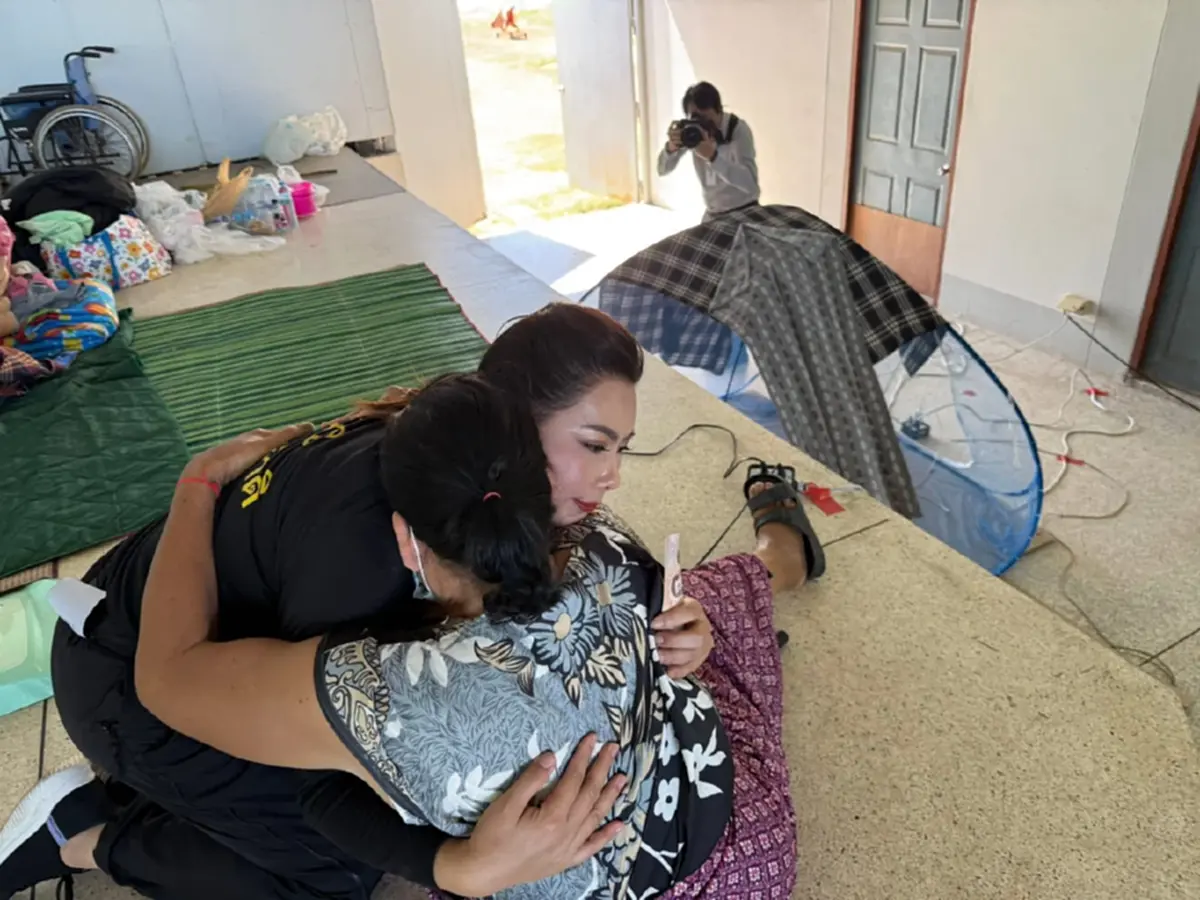 “บุ๋ม ปนัดดา” ลงพื้นที่ชายแดน มอบเงิน ถุงยังชีพ ช่วยเหลือผู้อพยพ