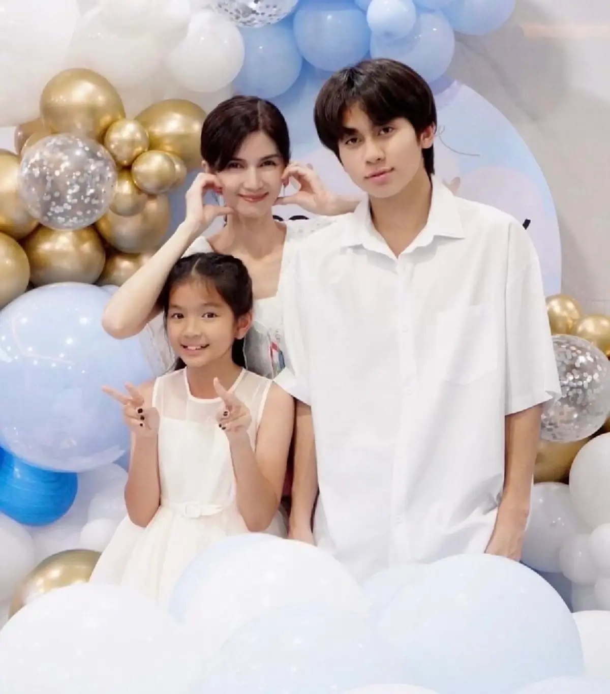 ม้วนเดียวจบ สรุปดราม่าคลิป แม่โบว์ สอนลูก นักวิชาการวิจารณ์เดือด