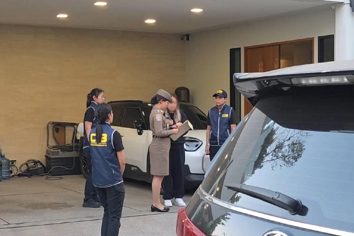 เปิดนาทีบุกรวบ \"นานา ไรบีนา\" คาบ้านพักย่านพระโขนง ในข้อหาฉ้อโกง