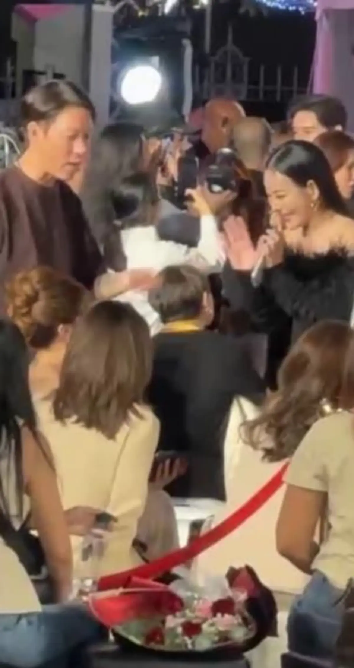 ช็อตเด็ด หนิง ปณิตา เดินเข้าไปหา จิน อดีตสามี - สาวข้างกายคนใหม่