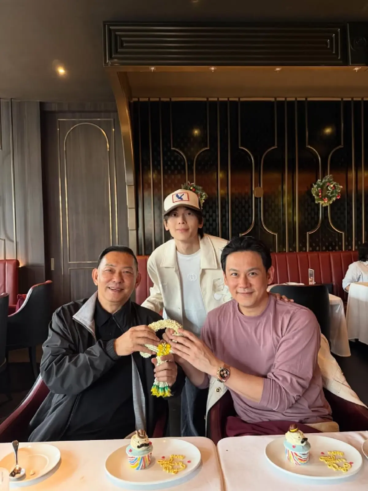 บ้านที่หล่อ “ตั้งแต่รุ่นปู่ยันรุ่นหลาน” รวมตัวโมเมนต์อบอุ่นใจ