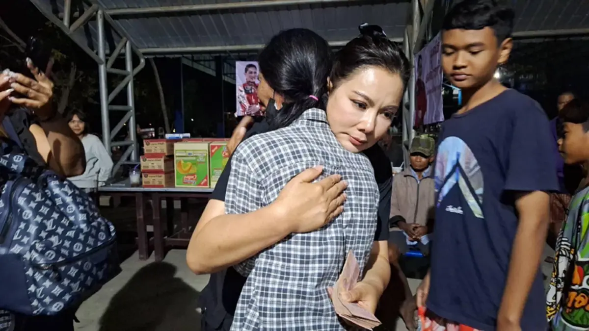 องค์กรทำดีเดินหน้าเต็มกำลัง บุ๋ม ปนัดดา ลงพื้นที่สุรินทร์