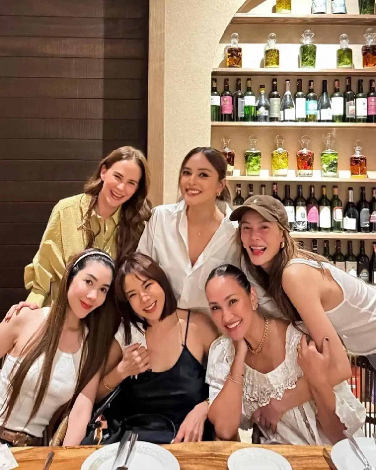 หลายคนไม่รู้ เบื้องลึก แก๊งนางฟ้า หลัง "นานา ไรบีนา" โดนจับคาบ้าน