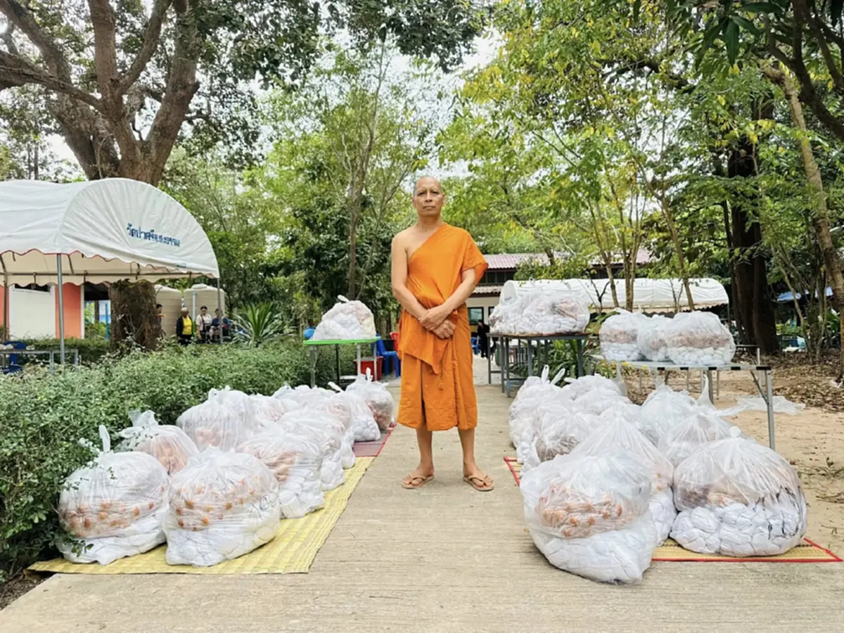 หลวงพ่อขอช่วย! ส่งเสบียงทหารแนวหน้า หวังเติมกำลังใจสู้ชายแดน