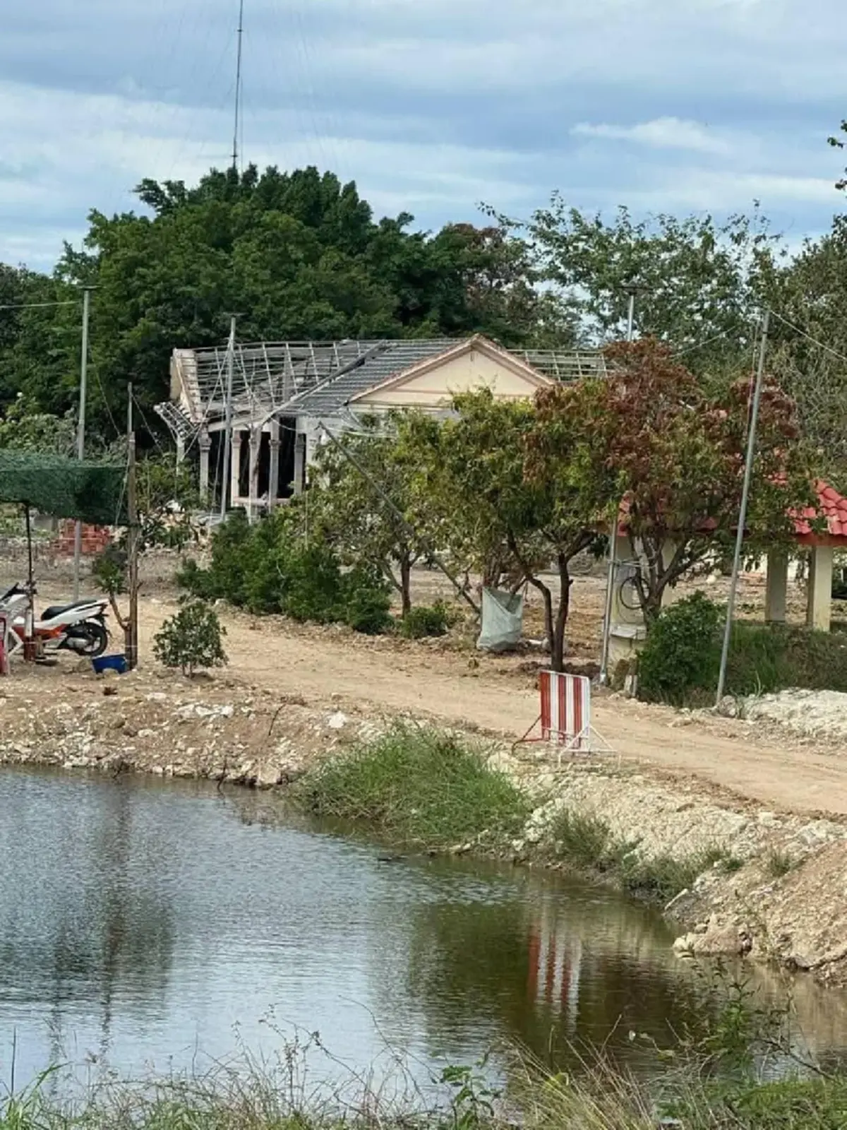 ศักดิ์สยามกรุ๊ป แจงด่วน หลังถูกโยงเหตุทิ้งบอมบ์ โกดังปอยเปต