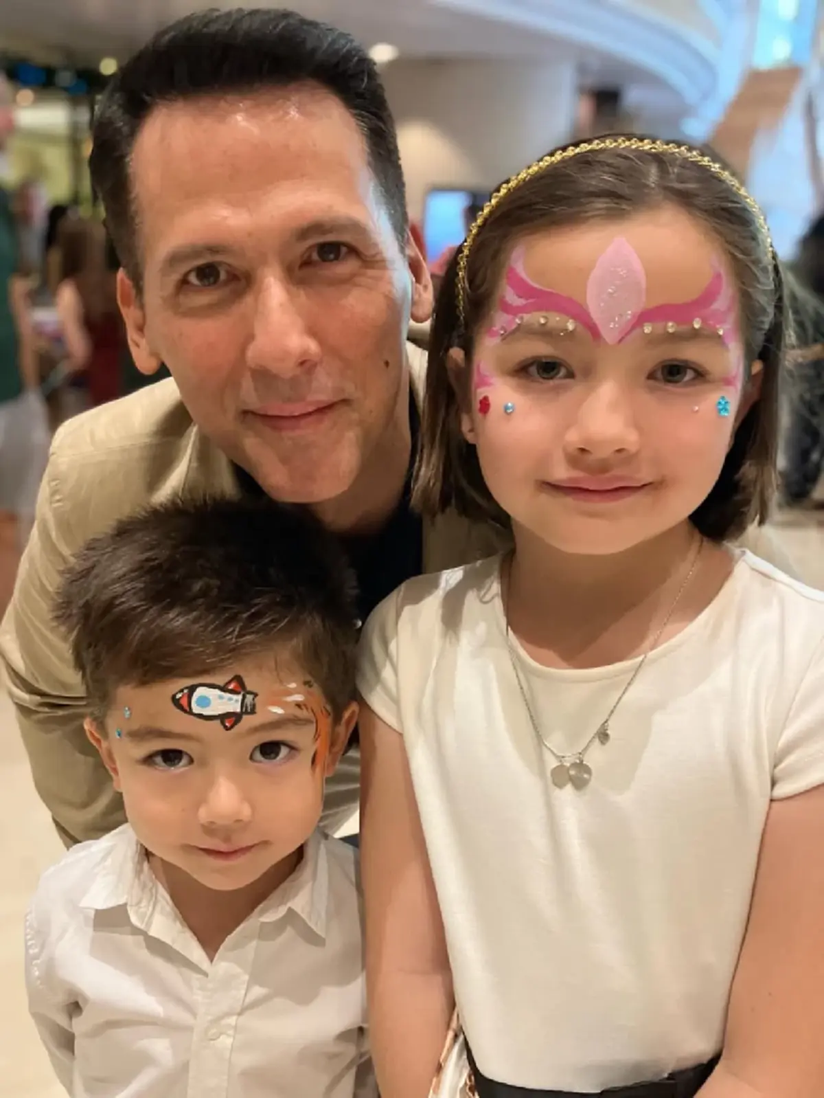 โอลิเวอร์ พูพาร์ท เผยโมเมนต์อบอุ่นกับลูกสาวลูกชายน่ารักมาก