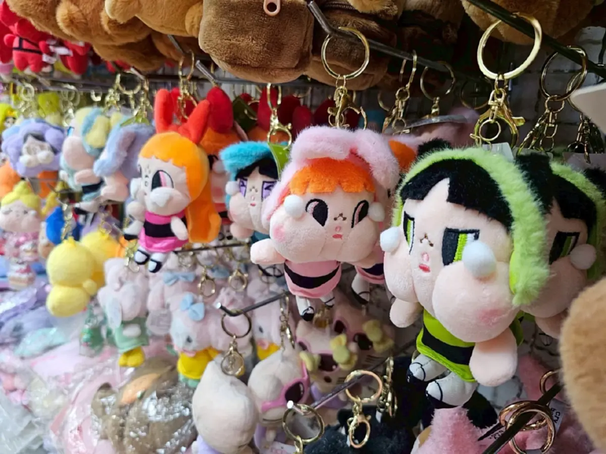 DSI บุกค้นโกดังย่านจักรวรรดิ ยึดของเล่นละเมิดลิขสิทธิ์