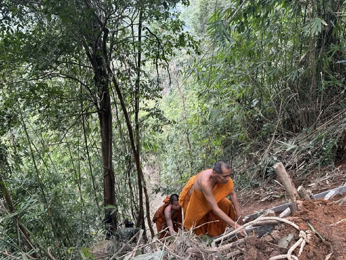 หลวงพ่อขอช่วย! ส่งเสบียงทหารแนวหน้า หวังเติมกำลังใจสู้ชายแดน