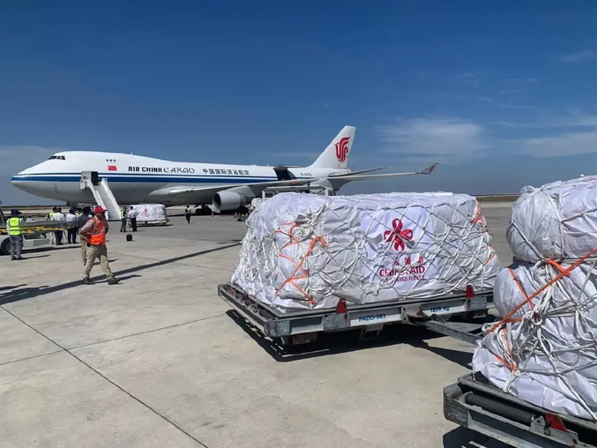 เอาแล้วไง กลิ่นแปลกๆหลังหยุดยิง เครื่องบินขนส่งเบลารุสบินลงพนมเปญ