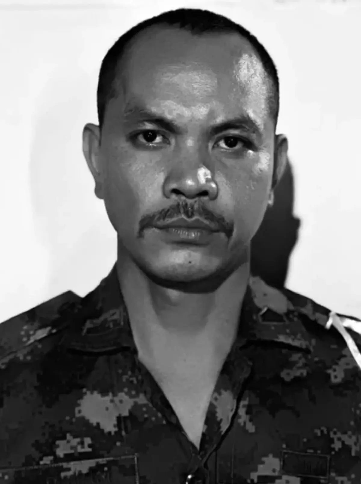 ด้วยจิตคารวะ รองแม่ทัพภาคที่ 2 รำลึก 2 วีรบุรุษ เปิดภาพบาดลึกถึงใจ