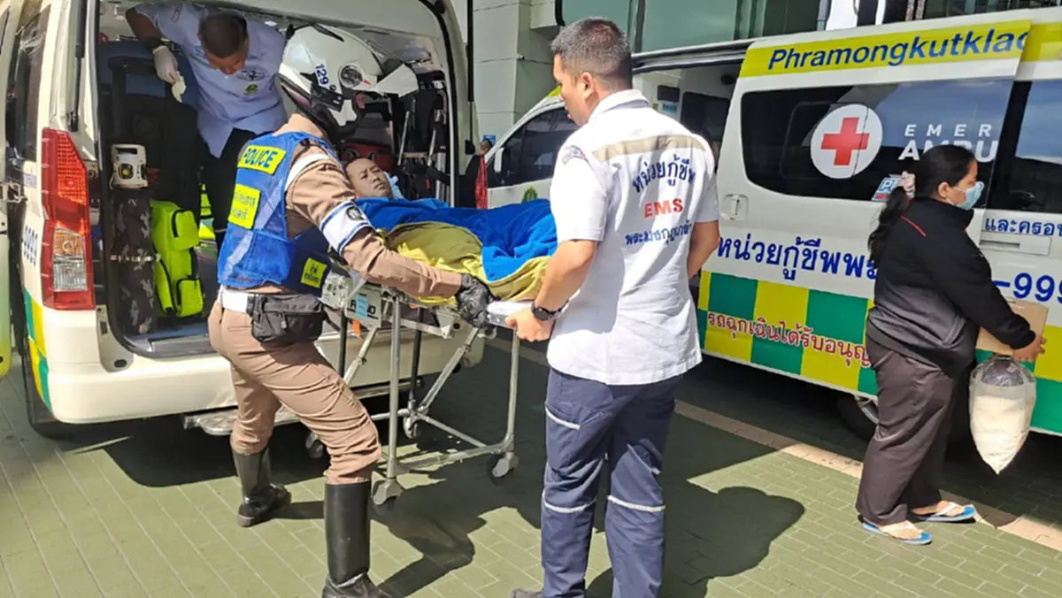 ตำรวจจราจรเปิดทางด่วน นำทหารบาดเจ็บส่งรพ.พระมงกุฏเกล้า