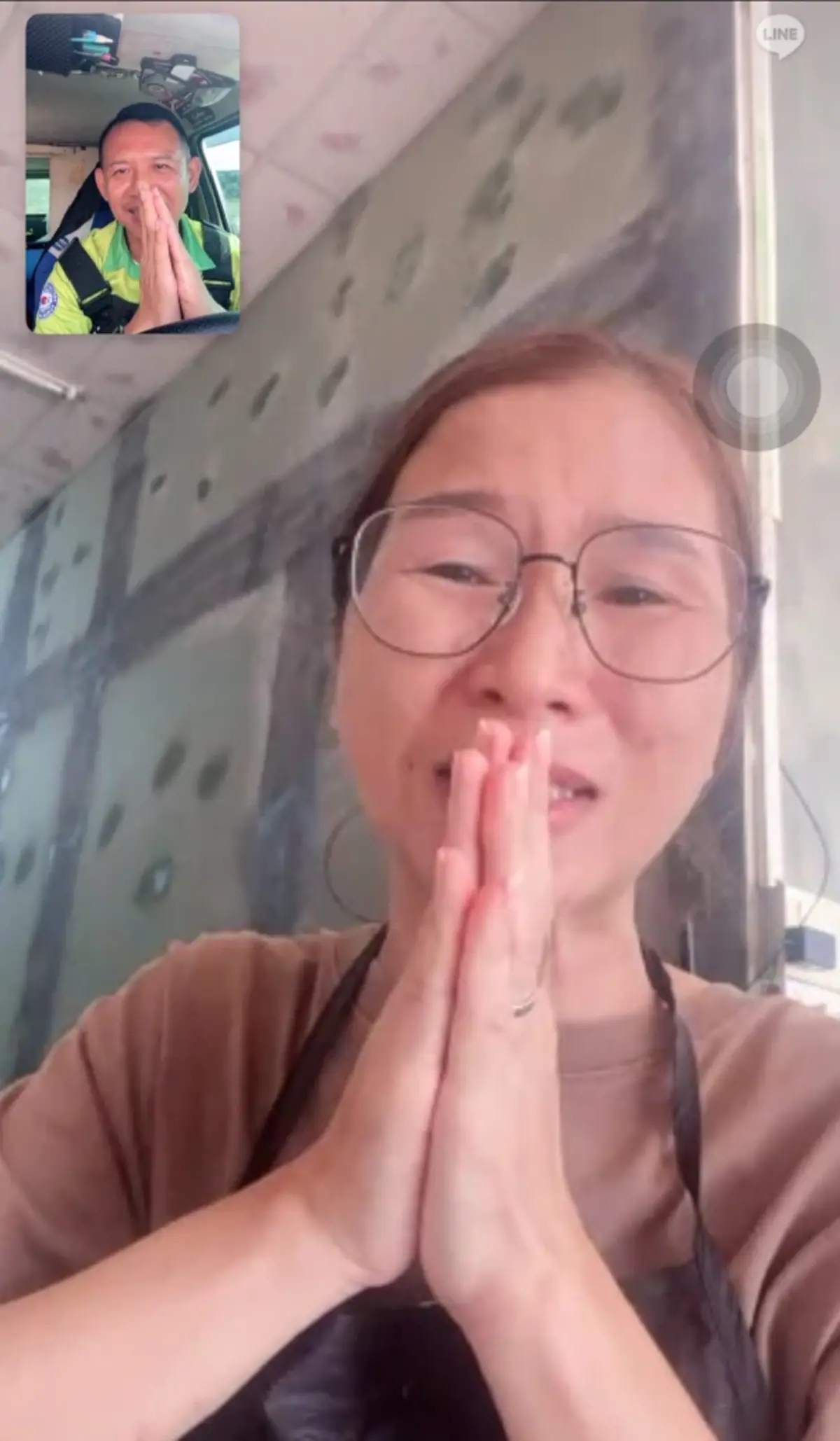 เจอแล้ว หนุ่มตามหาน้ำมัน ขี่เอายาให้ตายาย รู้ความจริงยิ่งซึ้งใจ