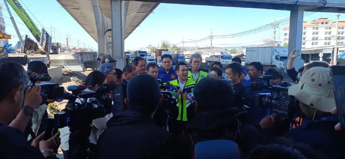 รายชื่อผู้เสียชีวิต-บาดเจ็บ เหตุรถพ่วงยกดัมพ์ ชนสะพานลอยถล่ม