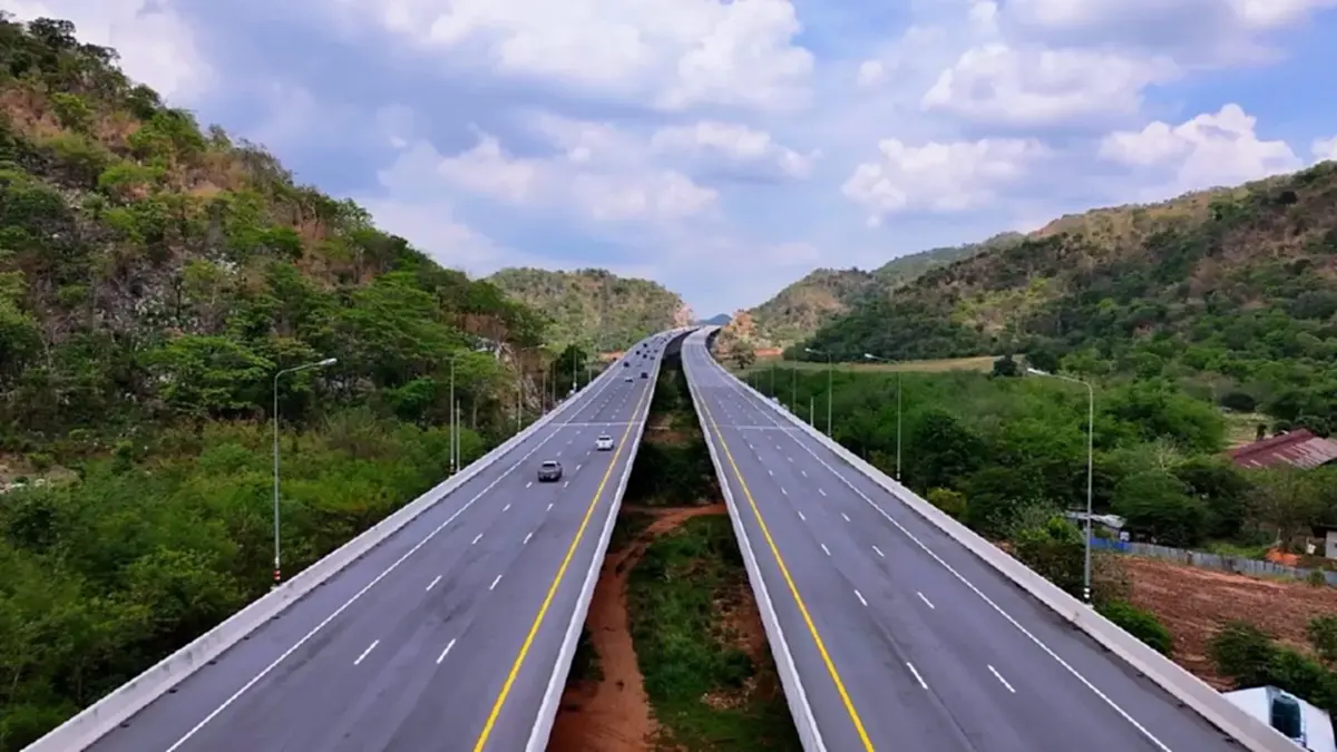 วิ่งฟรี "มอเตอร์เวย์ M6" บางปะอิน - ปากช่อง เริ่ม 26 ธ.ค. 68