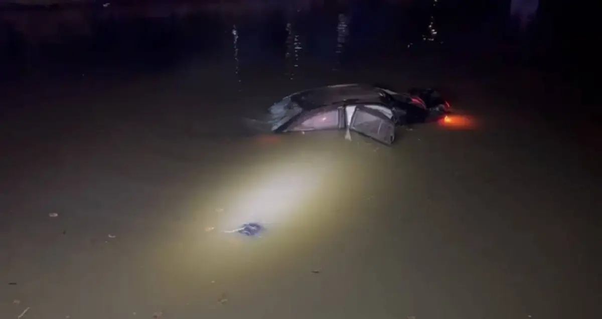 สลด 2 สาวกลับจากฉลองปีใหม่ ขับเก๋งตาม GPS ชนเต็มๆ หนุ่ม ม.ดังดับ