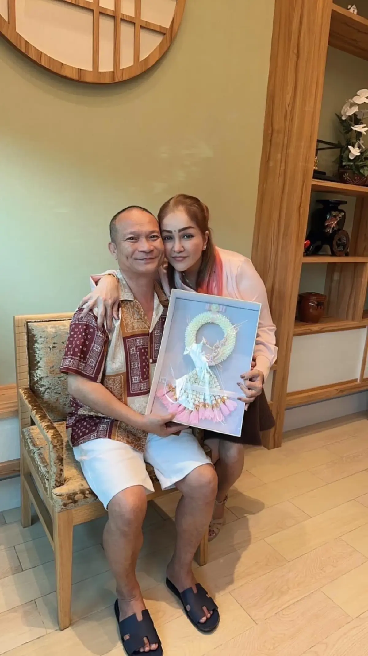 ส่องทะเบียนรถป้ายแดง ของขวัญวันเกิด "มด เอ็นดู" ภรรยา "หม่ำ จ๊กมก"