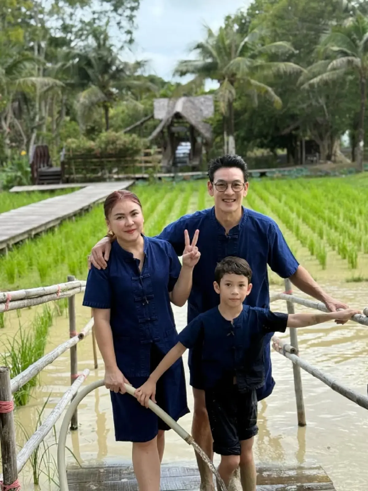 เปิดภาพล่าสุด  ลูกชายพระเอกดัง โตแล้ว  ออร่าความตั้งใจมาเต็ม