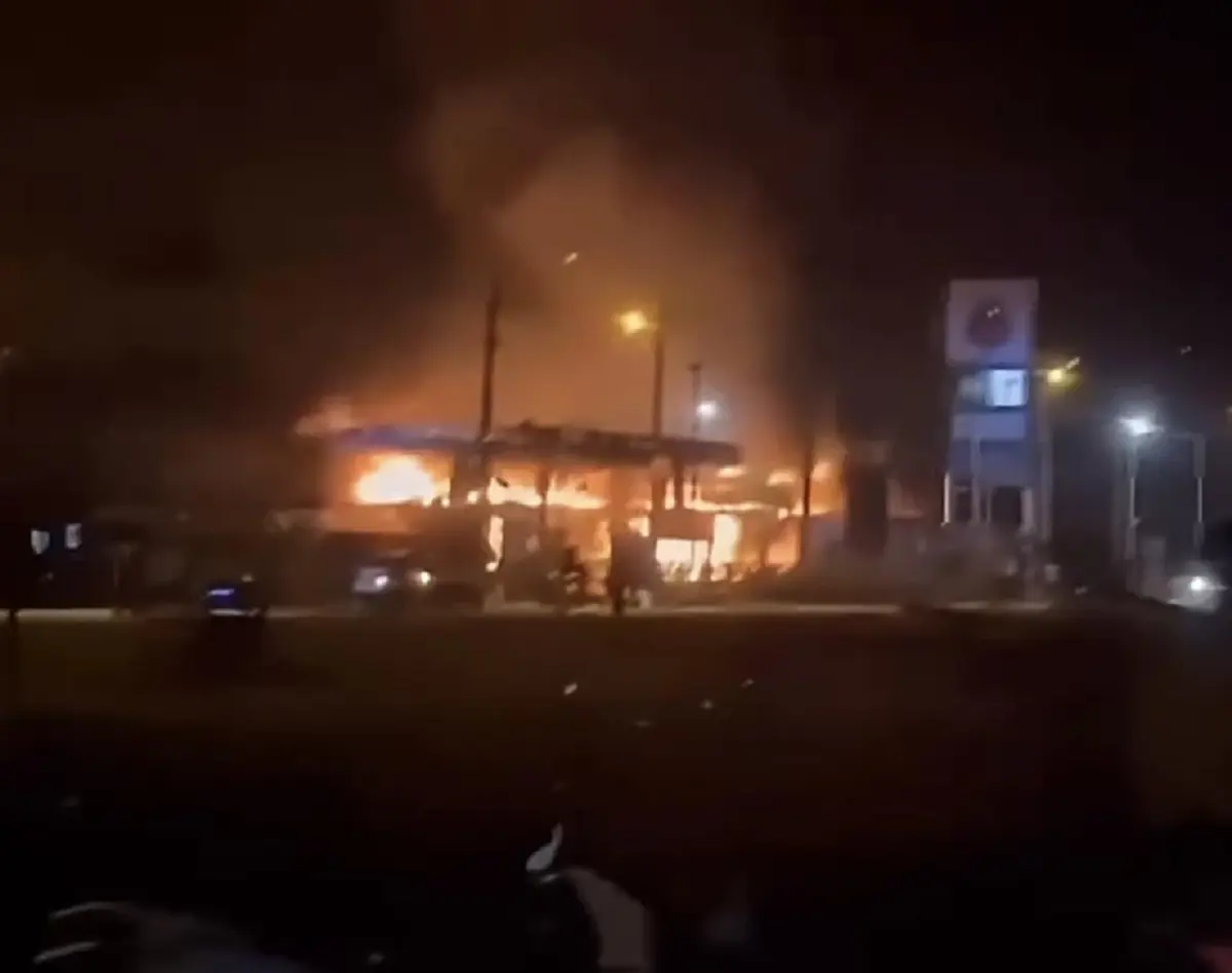 3 ชายแดนใต้ระอุ ลอบบึ้ม-วางเพลิง ปตท. วอด 10 กว่าจุดในคืนเดียว