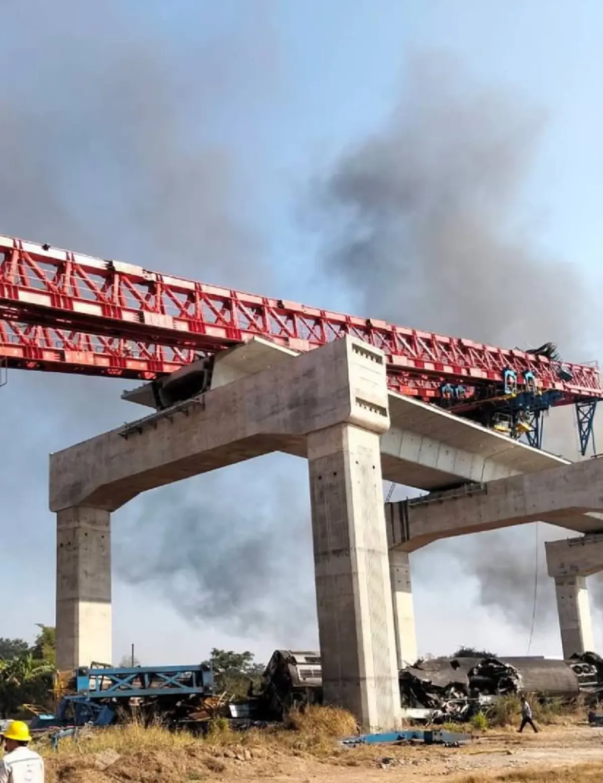 อาลัย คู่รักหญิงไทย หนุ่มเกาหลี ดับในเหตุเครนถล่มทับรถไฟ