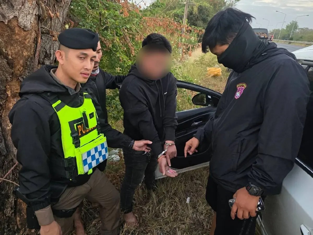 (CIB)  สกัดรถต้องสงสัย 3 จุด  ยึดยาบ้าเกือบครึ่งล้านเม็ด กว่า 50 ล้านบาท