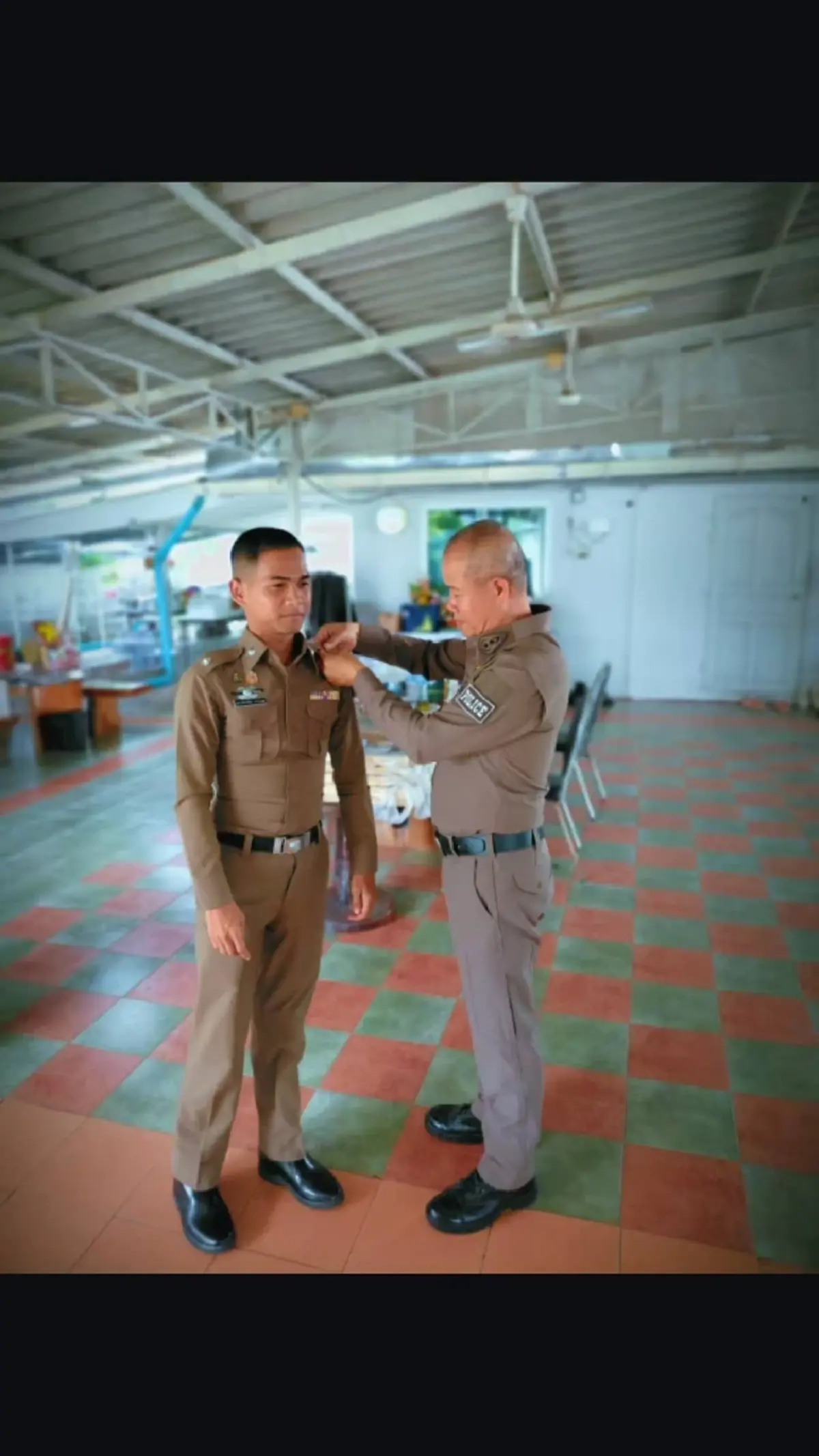 จากเด็กเร่ร่อน สู่ว่าที่ร้อยตำรวจโท สู้ชีวิตลำพังมาไกลเกินฝัน