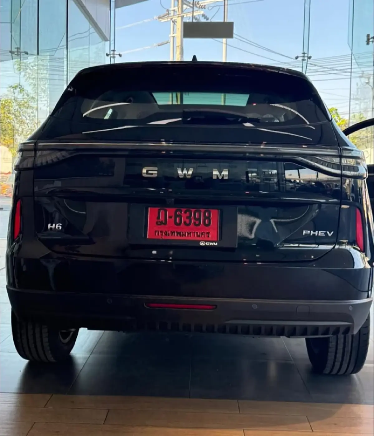 เจมส์ เรืองศักดิ์ ถอยรถใหม่ป้ายแดง แฟน ๆ แห่โฟกัสเลขทะเบียนสวย