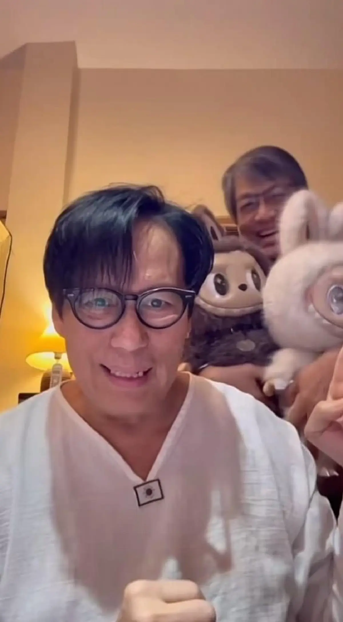 เบิร์ด ธงไชย เคลื่อนไหวแล้ว หลังแฟนแห่เป็นห่วง คลิปพูดไม่ชัด