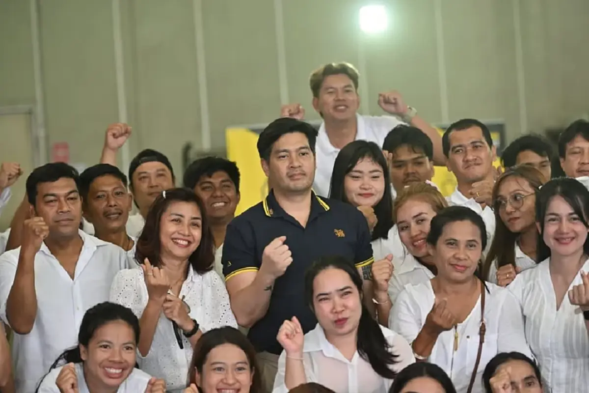  ทายซิใครเอ่ย? ภาพวัยเด็กสามีนางเอกดัง หล่อเข้มตั้งแต่เล็ก  