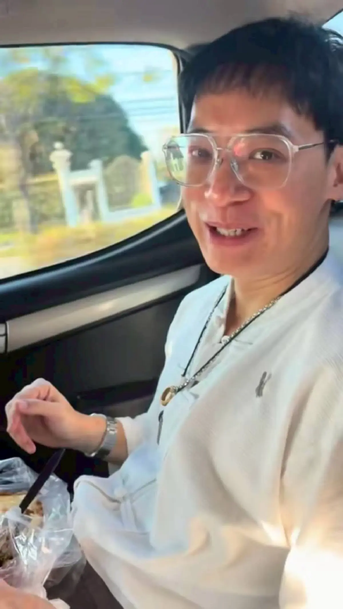 คลิปล่าสุด บี้ สุกฤษฎิ์ หลังหายจากวงการไปนาน แห่คอมเมนต์สนั่น 