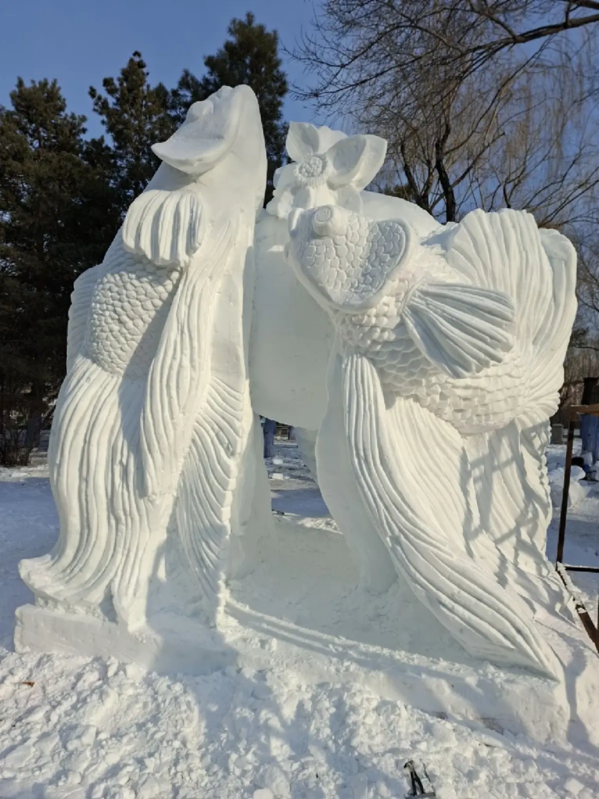 ที่สุดของความภูมิใจ นศ.อาชีวะเชียงรายคว้าแชมป์โลกแกะสลักหิมะ