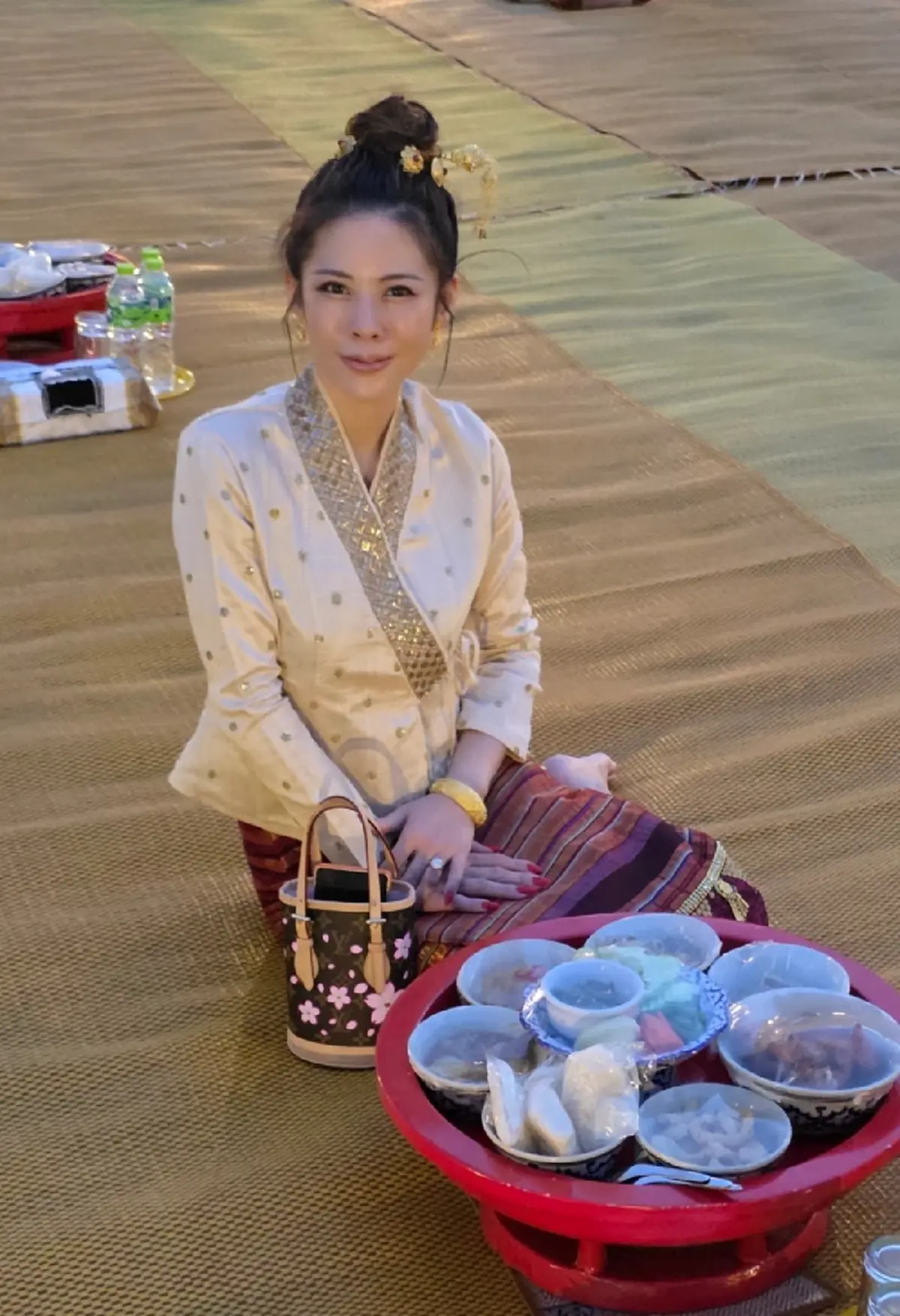 "หมอเคท" โพสต์แรง สะท้อนมุมมองข่าวดัง ลั่น มูฟออนกันได้ยัง