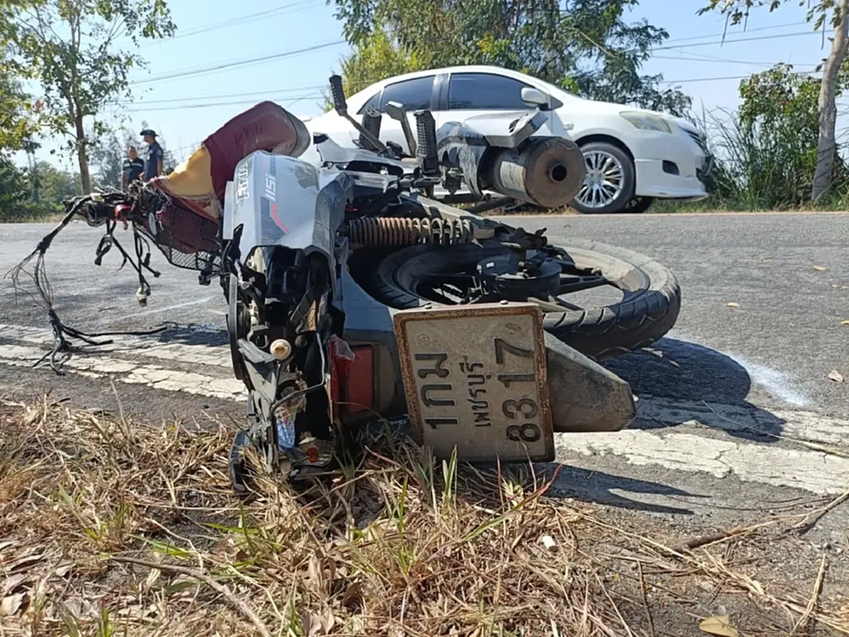 นักเรียนม.ต้น เสียชีวิตพร้อมกัน 3 ศพ ญาติคาใจพบพิรุธในรถคู่กรณี