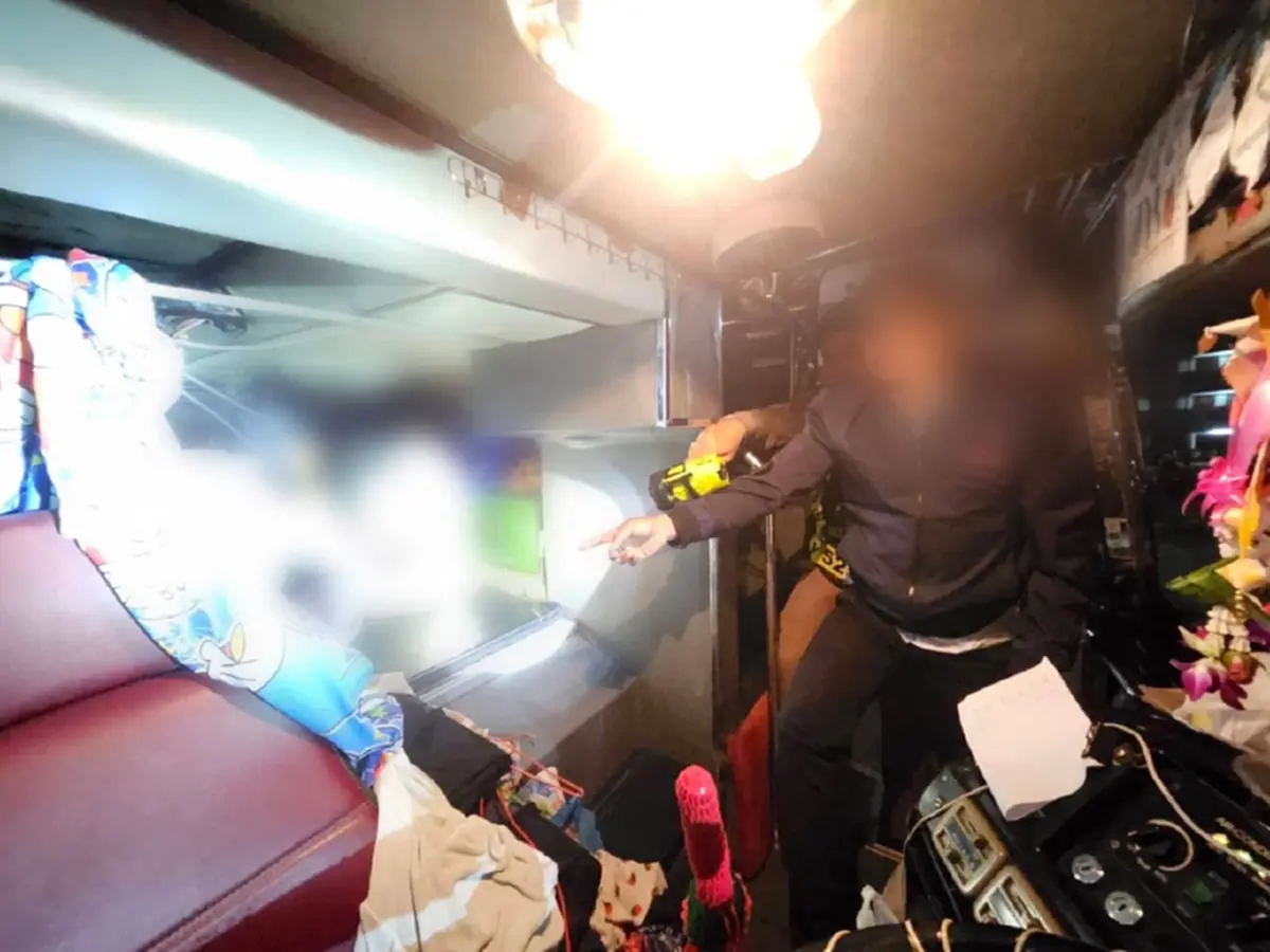 สกัดจับโชเฟอร์รถทัวร์ ตีเนียนช่วงปีใหม่ ขนกันมาเต็มรถ