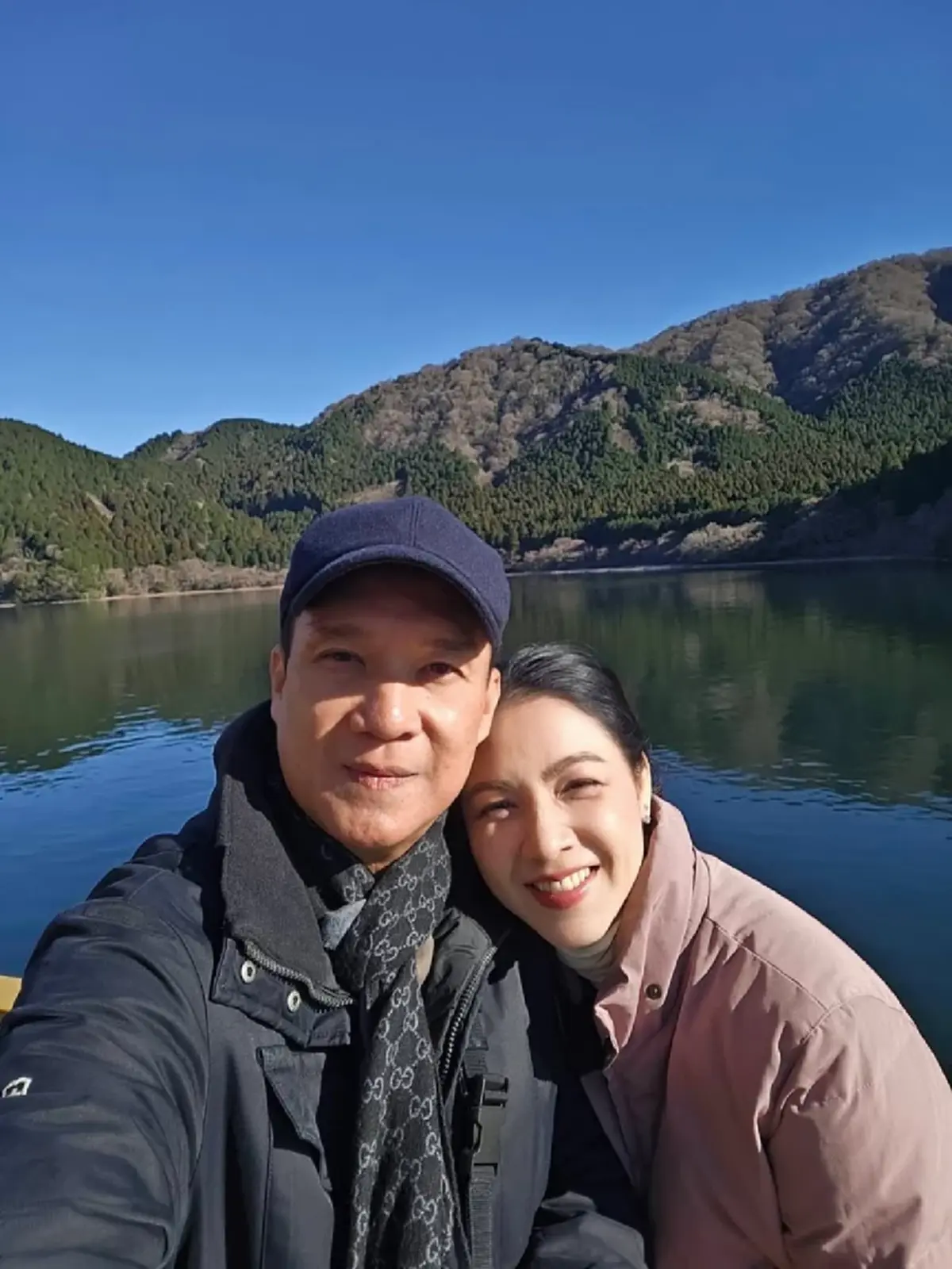 กบ สุวนันท์ โพสต์ซึ้งถึง บรู๊ค ดนุพร ครบรอบแต่งงาน 17 ปี