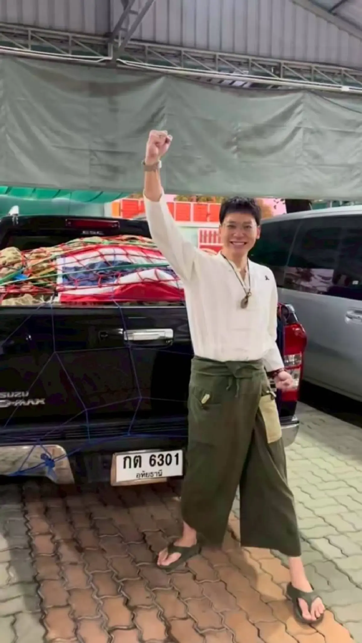 คลิปล่าสุด บี้ สุกฤษฎิ์ หลังหายจากวงการไปนาน แห่คอมเมนต์สนั่น 