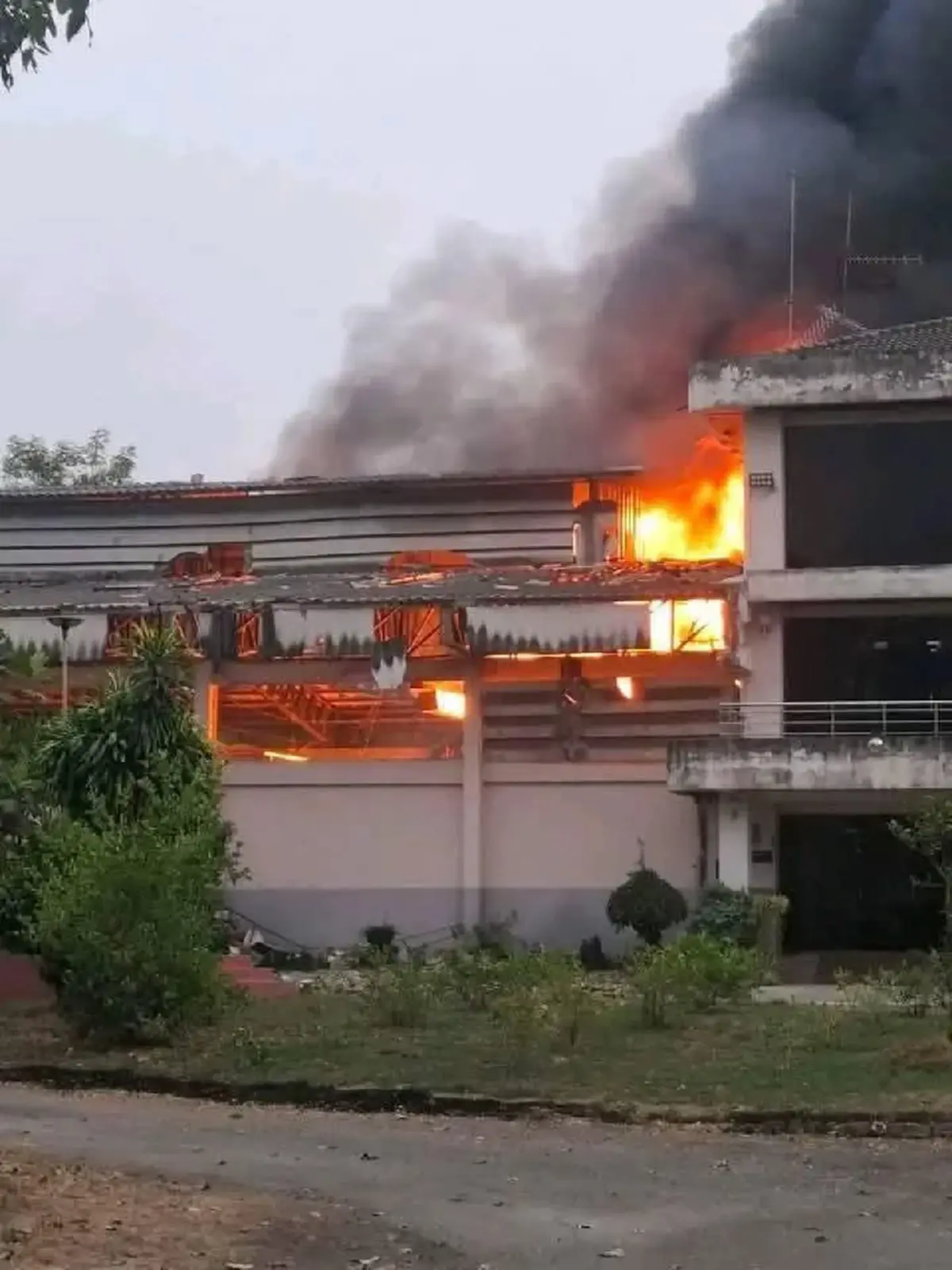 คืบหน้า! เหตุเพลิงไหม้โรงงานผลิตยากันยุง  อ.เมือง จ.ราชบุรี