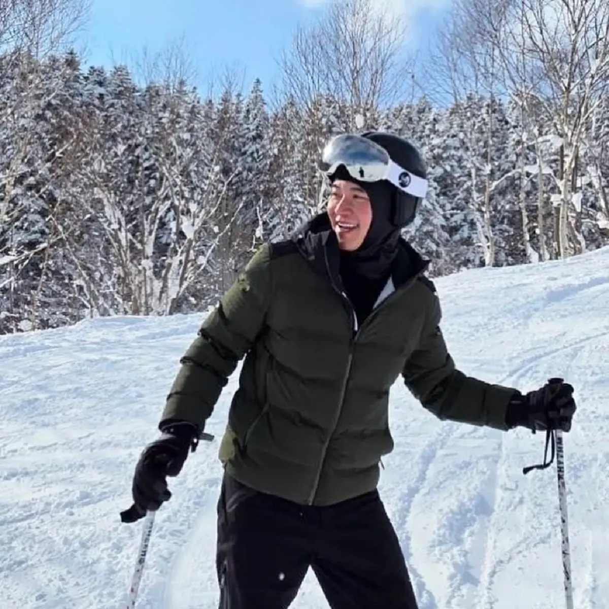 นาทีชีวิต อั๋น ภูวนาท เล่นสกีที่ญี่ปุ่นไถลตกเขา หวิดจมกองหิมะ