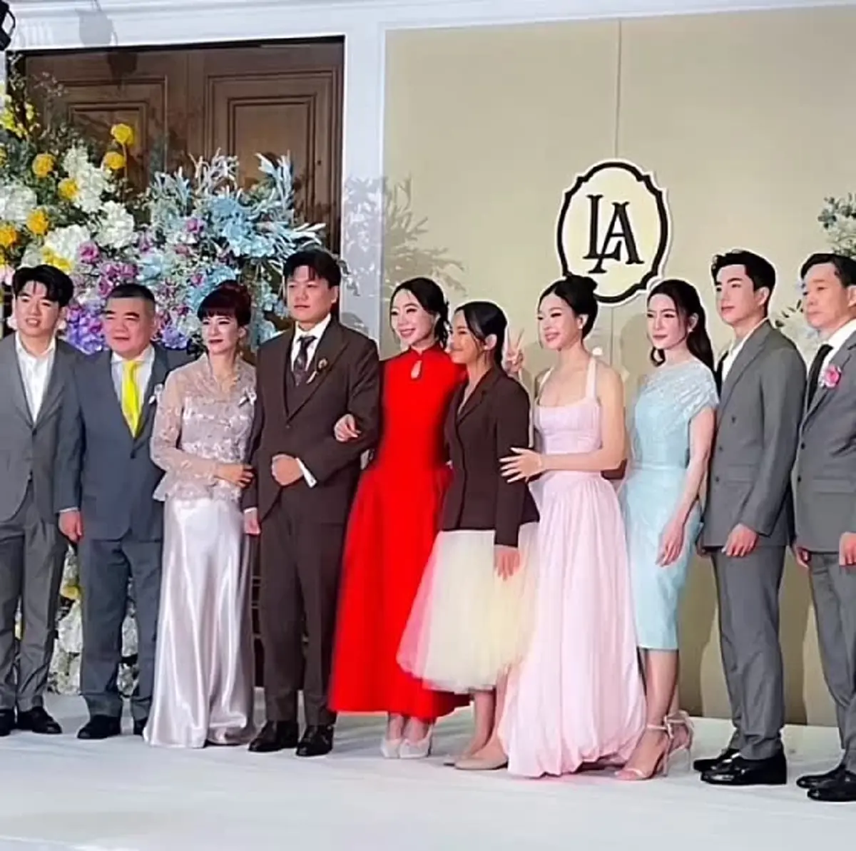 จำแทบไม่ได้! “น้องปีใหม่” ร่วมขบวนขันหมากทีมเจ้าบ่าว 