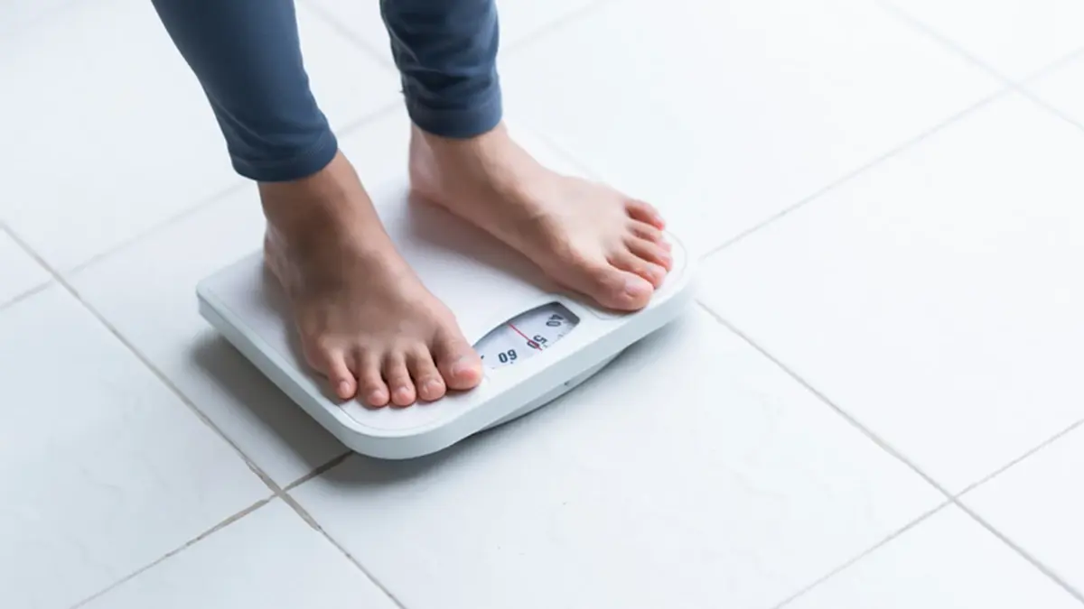 ระวังอ้วนเงียบ! นักวิจัยเผย พฤติกรรมยอดฮิต “กินไปเล่นมือถือ”