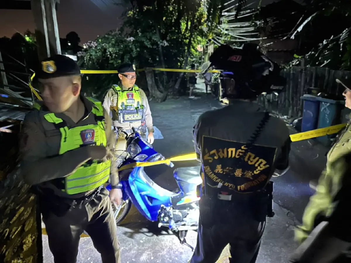 สลด เด็กชายวัย 13 ปี นั่งเล่นสะพานข้ามคลอง ถูกกลุ่มวัยรุ่นรัวดับ