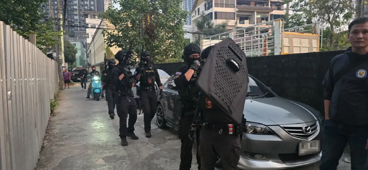 บุกเช้ามืด ทลายรังขาใหญ่วัย 60 ประวัติอื้อ วีรกรรมไม่ธรรมดา