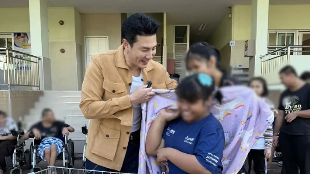โดม ปกรณ์ ลัม จัดวันเด็ก มอบของเล่นให้น้องพิการซ้ำซ้อน